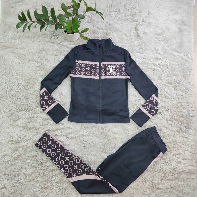 Louis Vuitton Tracksuit Wmns ID:20261003-128